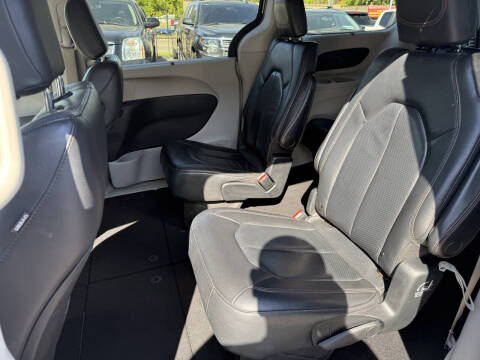 2020 Chrysler Pacifica Touring L