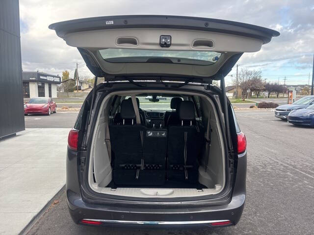 2018 Chrysler Pacifica Touring L