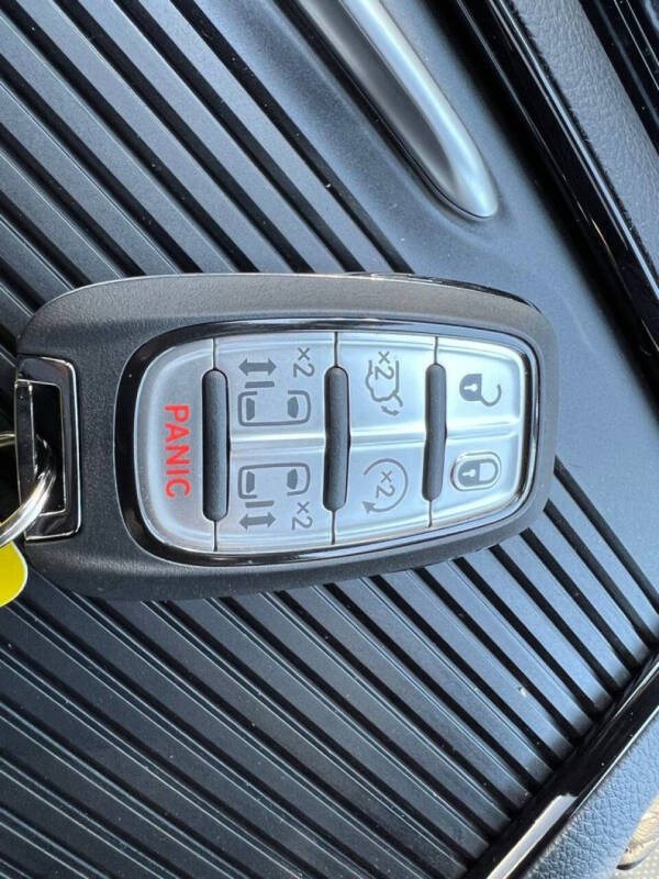 2027 Chrysler Pacifica Limited