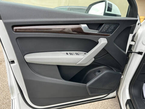 2018 Audi Q5 2.0T quattro Premium Plus