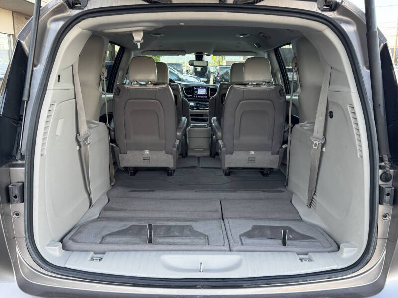 2018 Chrysler Pacifica Touring L Plus