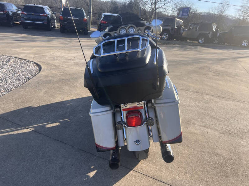 2006 Harley-Davidson FLHTCUSE
