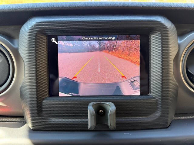 2022 Jeep Gladiator Sport