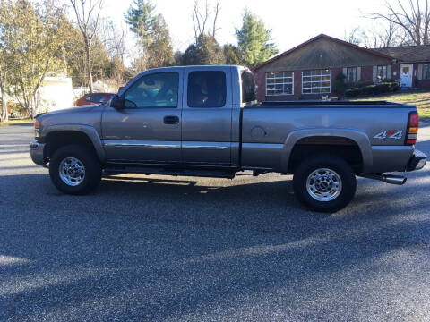2007 GMC Sierra 2500HD Classic for sale at Lou Rivers Used Cars in Palmer MA