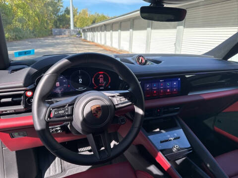 2025 Porsche Macan 4 Electric