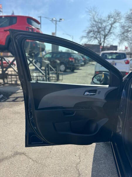 2016 Chevrolet Sonic LT Auto