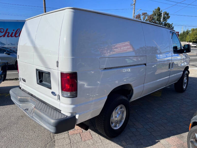 2004 Ford E-Series E-350 SD