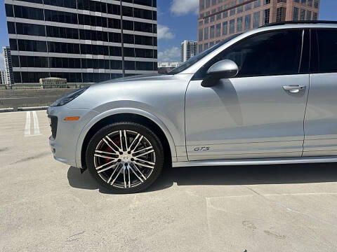 2016 Porsche Cayenne GTS