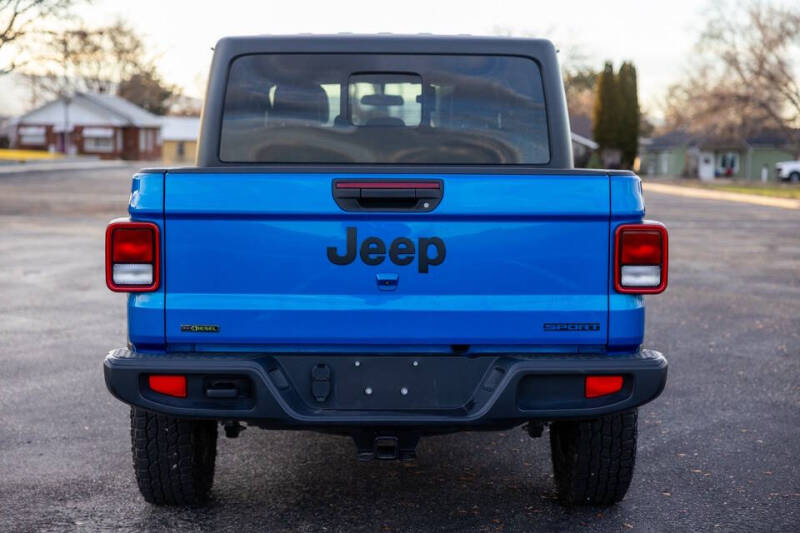 2021 Jeep Gladiator Willys Sport