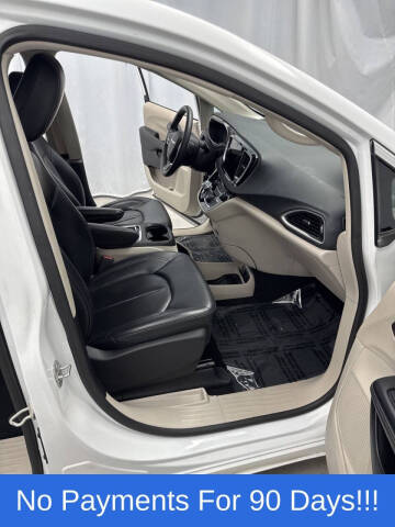 2023 Chrysler Pacifica Touring L