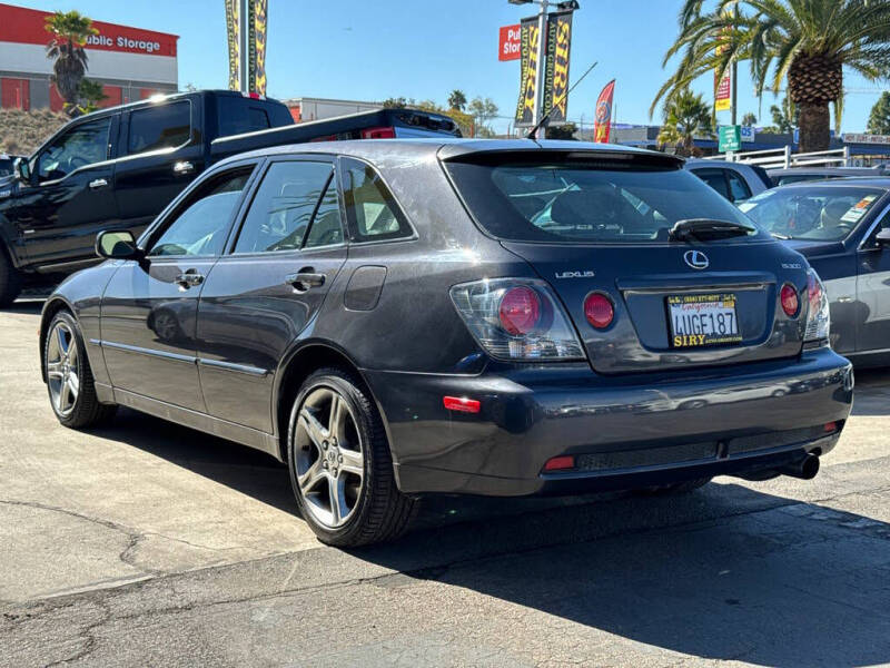 2002 Lexus IS 300 SportCross