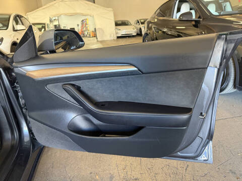 2023 Tesla Model 3 Performance