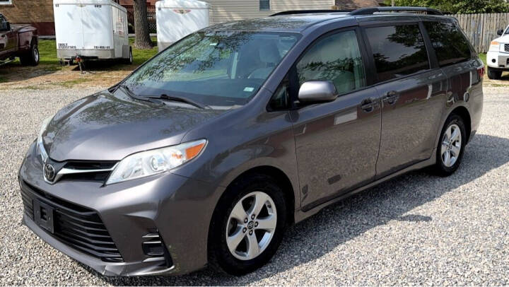 2018 Toyota Sienna for sale at Big Iron Auto LLC in Cape Girardeau, MO