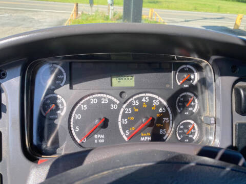 2009 Freightliner M2 106