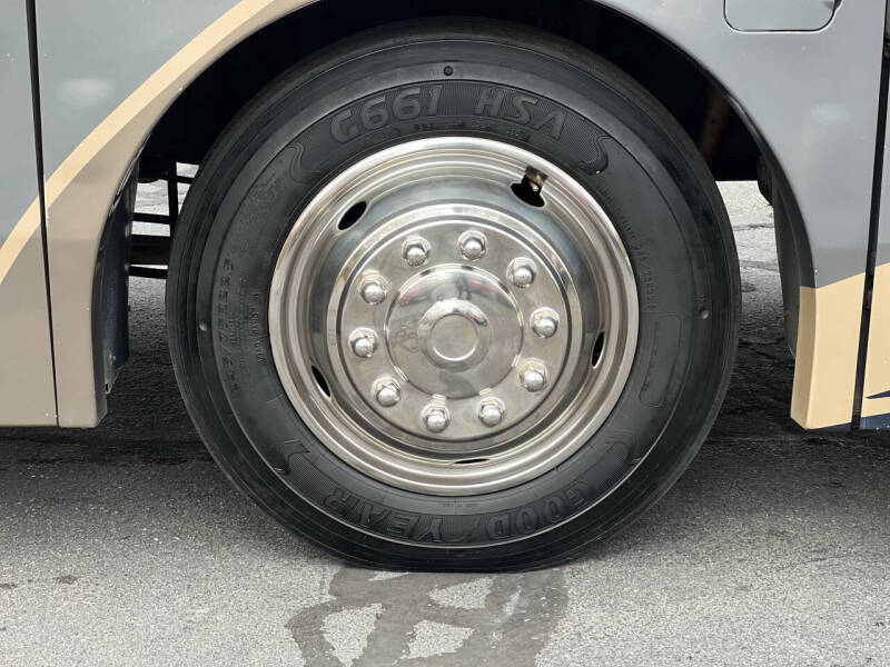 2005 Freightliner xc37