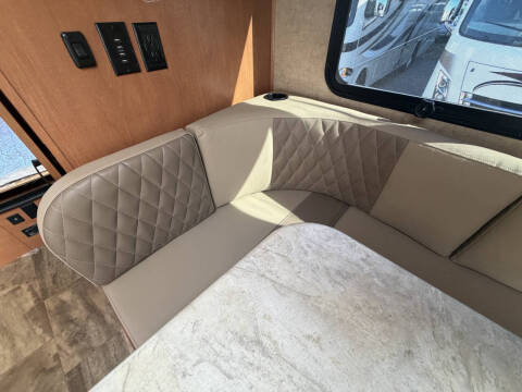 2017 Forest River Sunseeker MBS