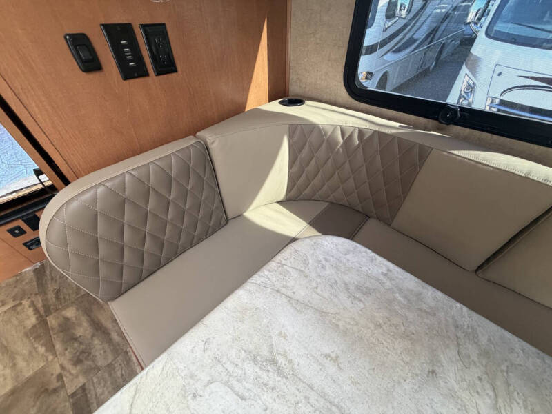 2017 Forest River Sunseeker MBS