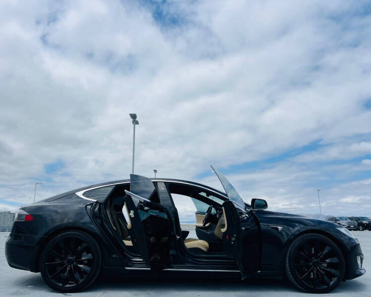 2017 Tesla Model S 90D