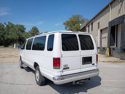 2003 Ford E-Series E-350 SD XLT