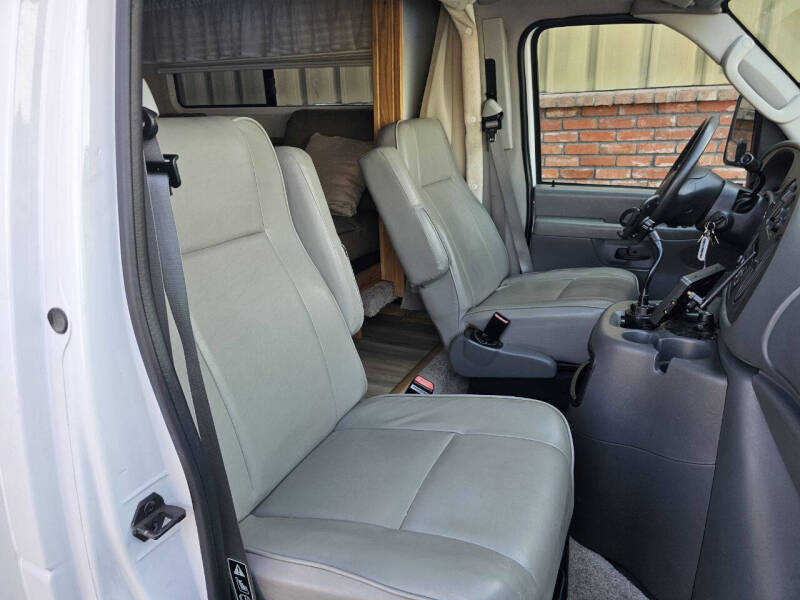 2004 Lexington Class C Mini Motorhome