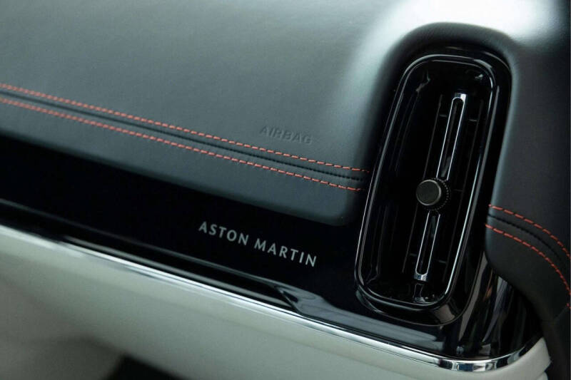 2025 Aston Martin DBX 707