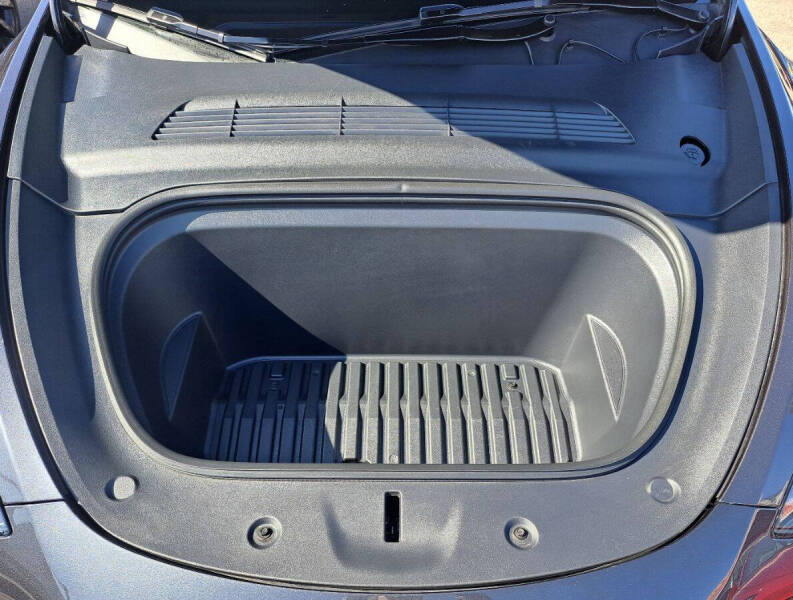2025 Tesla Model Y Long Range