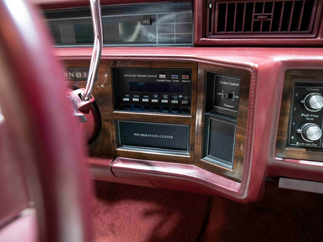1990 Cadillac DeVille 48