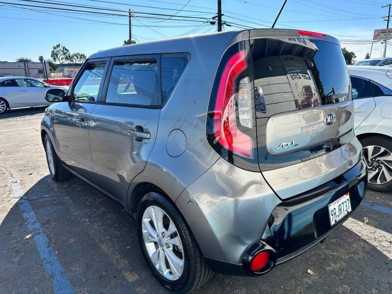 2016 Kia Soul +