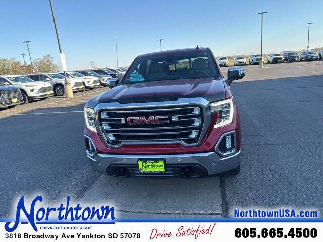 Used 2021 GMC Sierra 1500 SLT with VIN 3GTU9DEL8MG309198 for sale in Yankton, SD