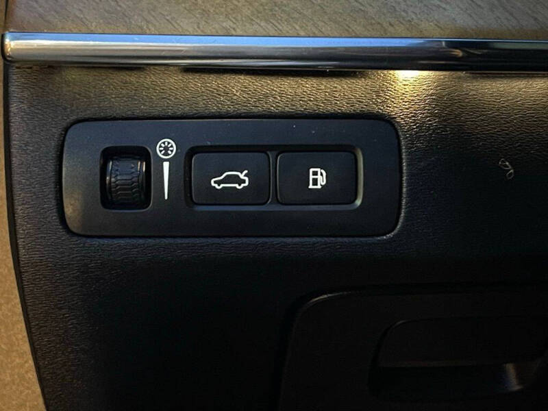 2018 Volvo XC90 T8 eAWD Inscription