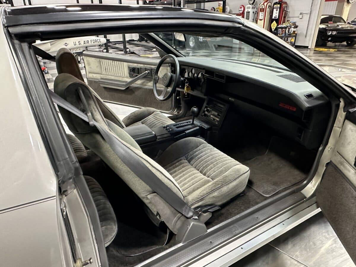 1983 Chevrolet Camaro 21