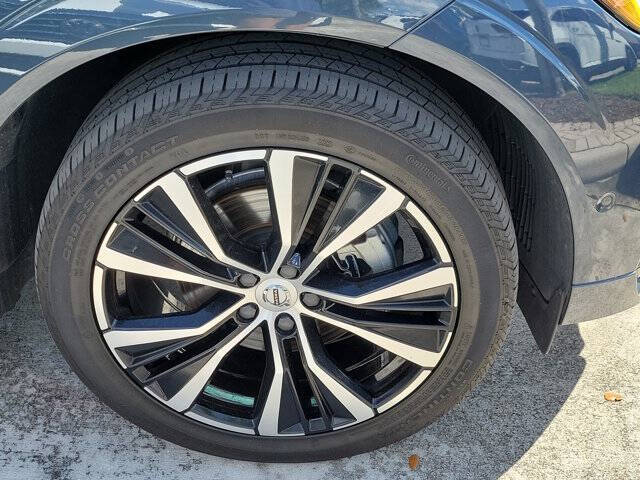 2024 Volvo XC60 B5 Plus Dark Theme