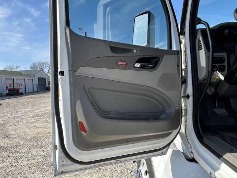 2019 Peterbilt 567 Road Tractor