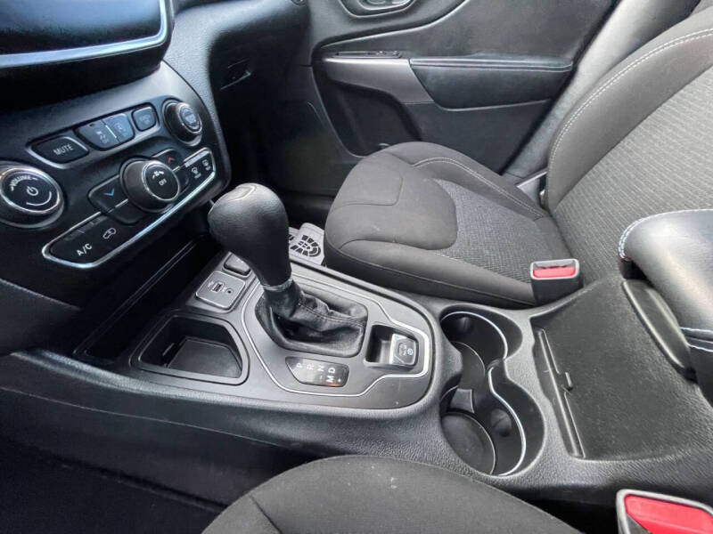 2019 Jeep Cherokee Latitude