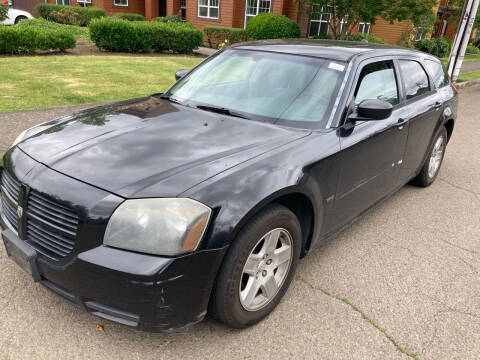 2005 Dodge Magnum for sale at Blue Line Auto Group in Portland OR