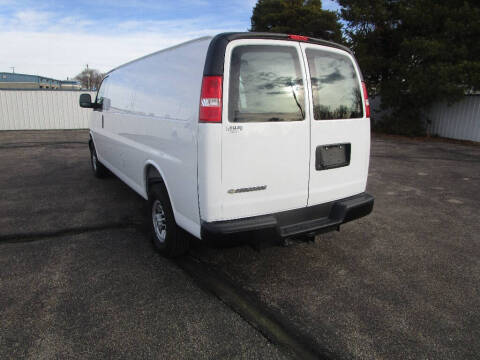 2025 Chevrolet Express 2500