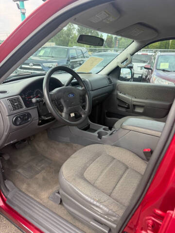 2004 Ford Explorer XLS