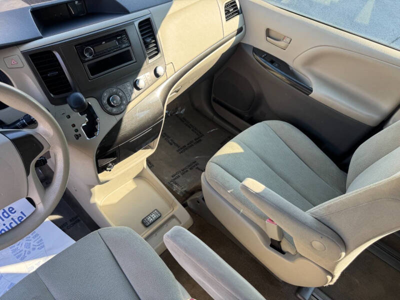 2014 Toyota Sienna L 7-Passenger