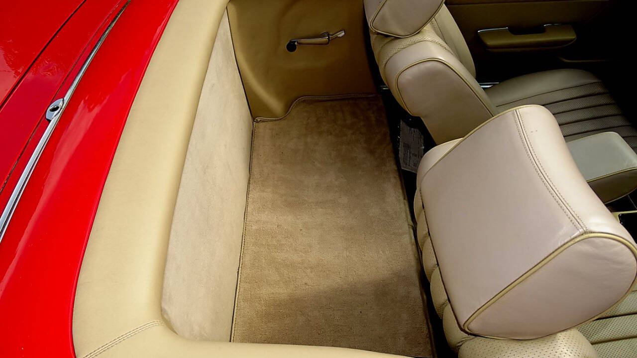 1985 Mercedes-Benz 380-Class 27