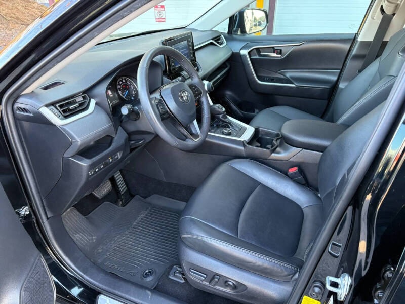 2021 Toyota RAV4 Hybrid XLE Premium