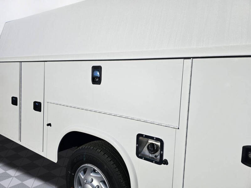 2025 Ford E-Series