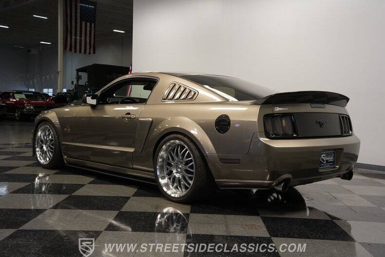 2005 Ford Mustang