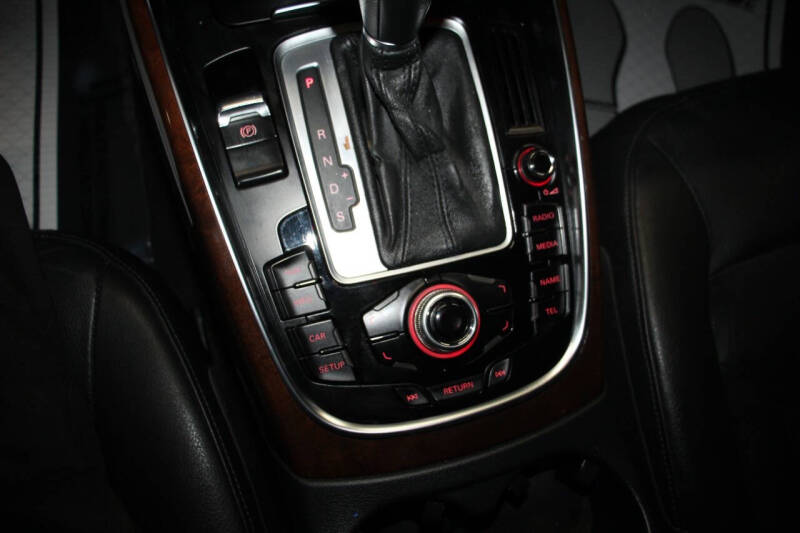 2011 Audi Q5 2.0T quattro Premium Plus