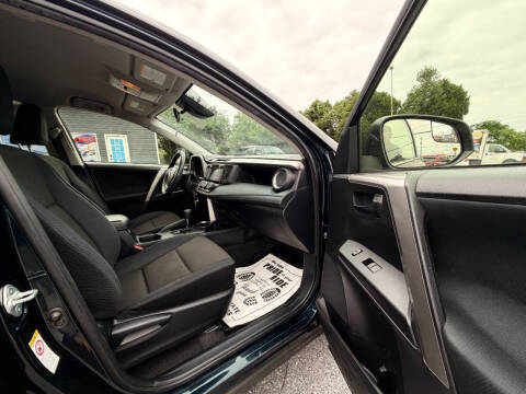 2017 Toyota RAV4 LE