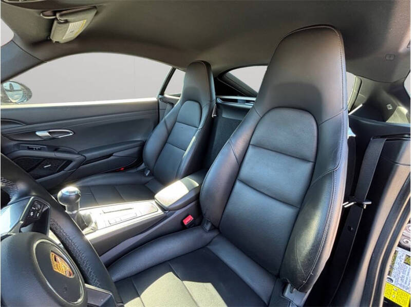 2021 Porsche 718 Cayman