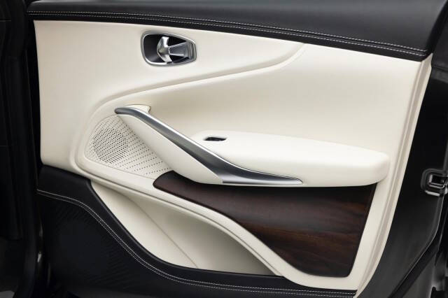 2021 Aston Martin DBX