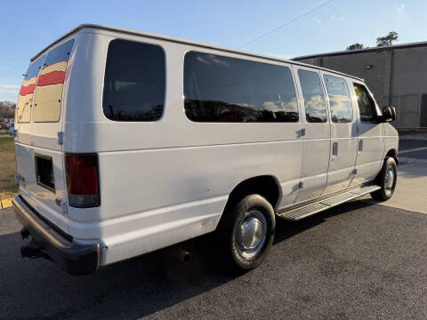 2006 Ford E-Series E-350 SD XLT