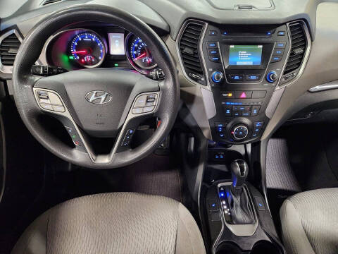 2016 Hyundai Santa Fe SE