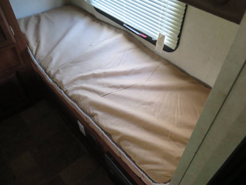 2013 Forest River Coachmen Freedom