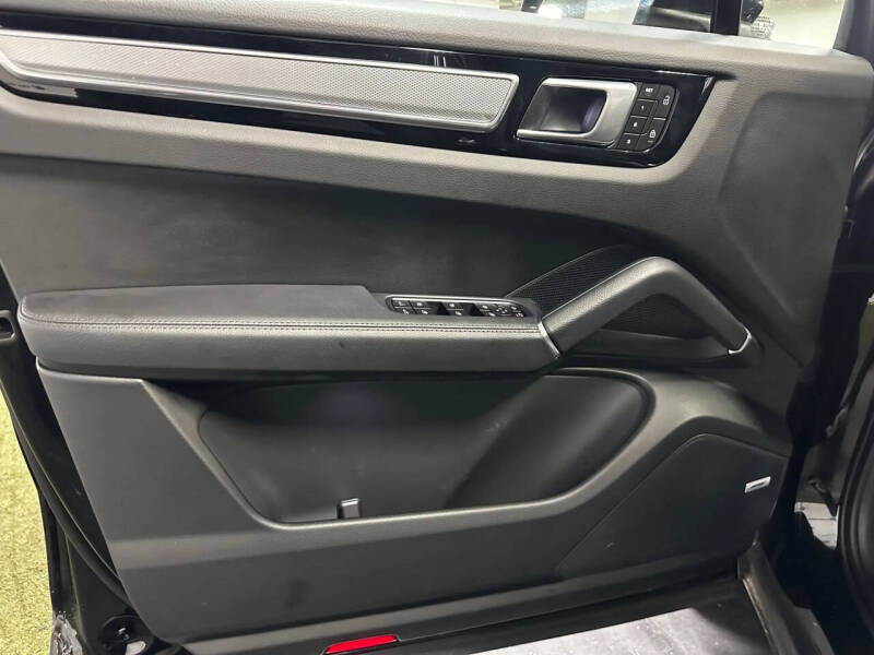 2023 Porsche Cayenne